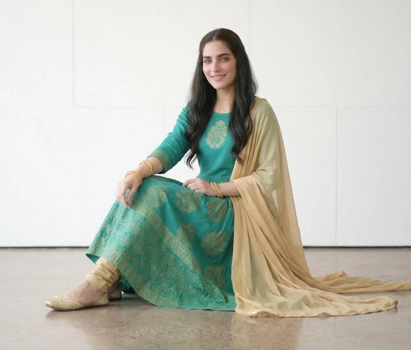 Green Block Printed Arabic Lawn Maxi Set – flat lay with dupatta and trouser