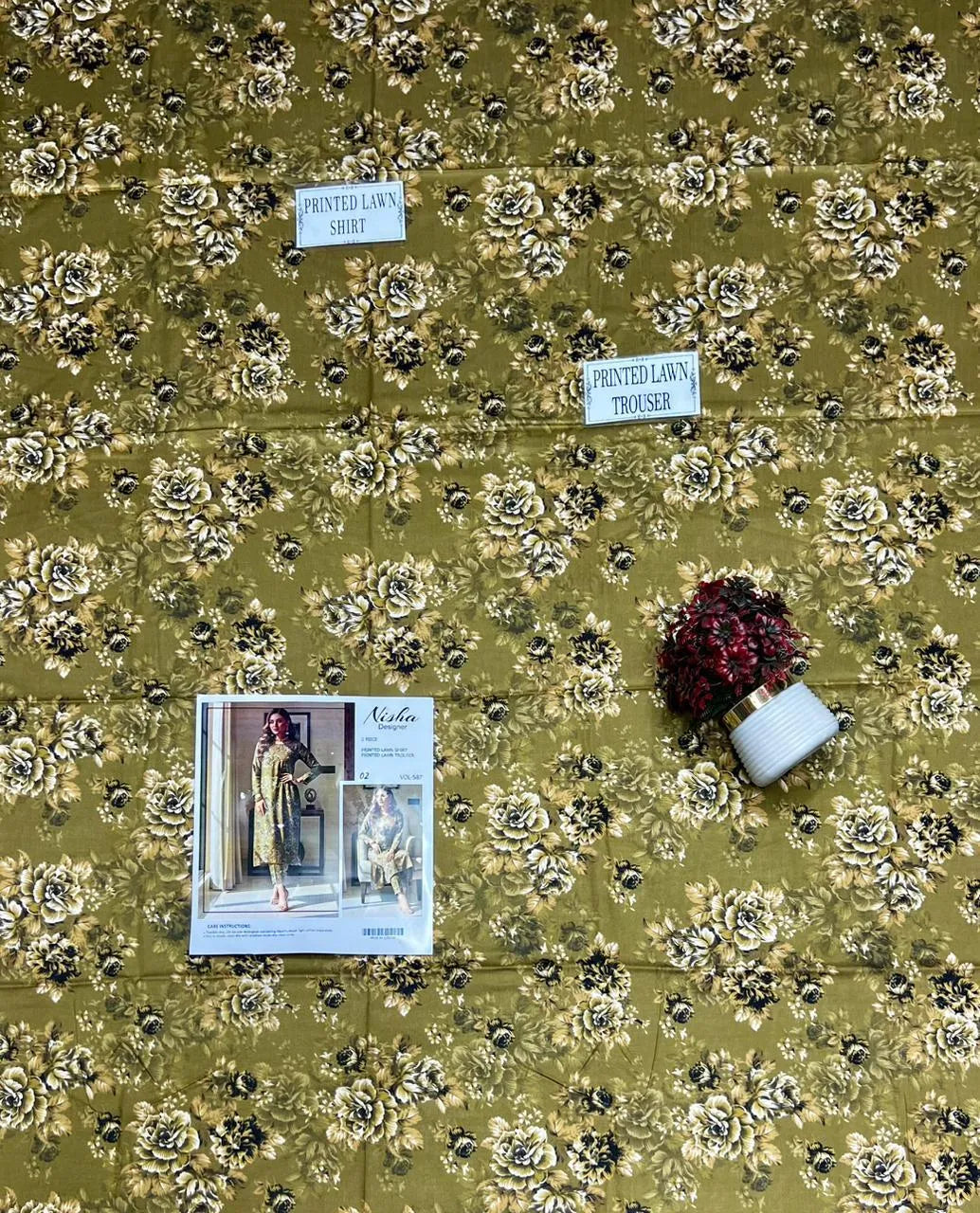 Nisha Printed Lawn 2-Piece Set - Model View